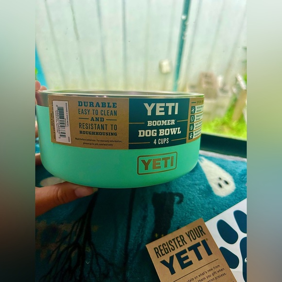 Yeti Dog Bowl NWT - Picture 2 of 4